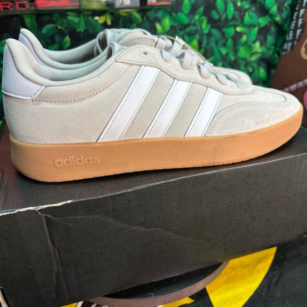 Adidas Barreda Size 12M NIB - Picture 2 of 7